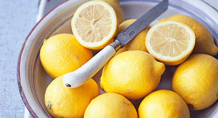 Gunakan Air Lemon untuk Bagian yang Berkarat