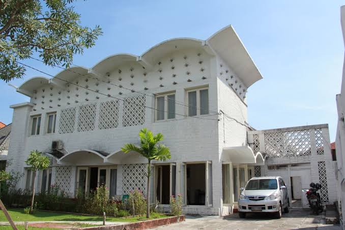 arsitektur jengki ciri khas indonesia