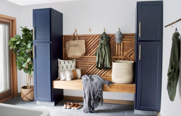 mudroom dari area foyer rumah