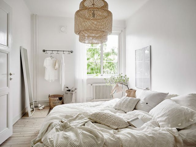 desain tempat tidur Simpel dengan Scandinavian