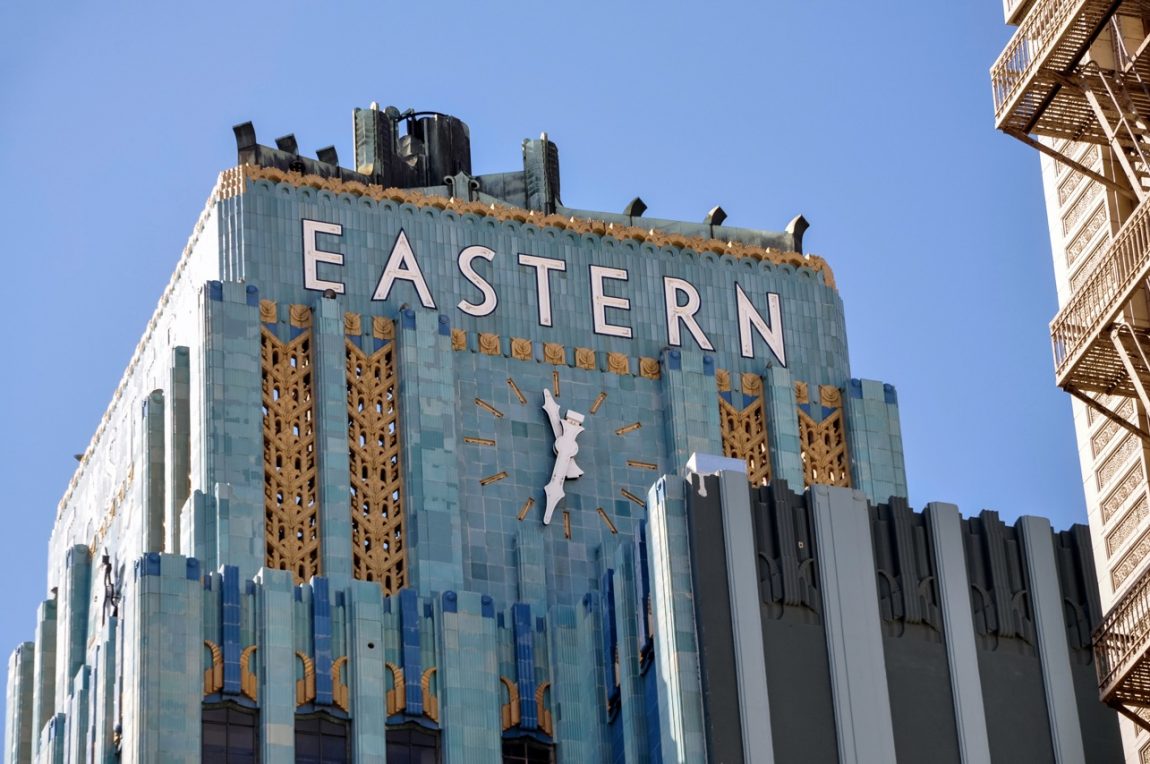 Eastern Columbia Building - Desain Art Deco