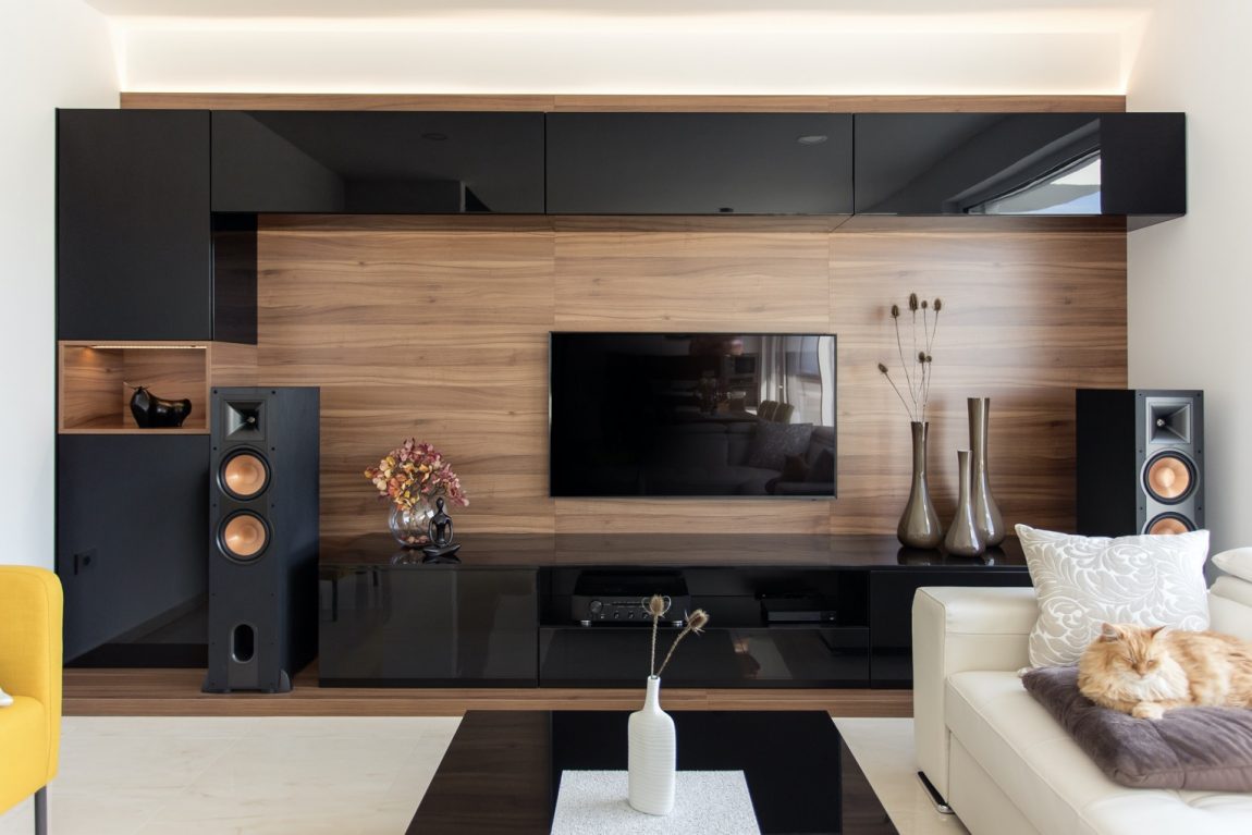 6 jenis meja tv yang jadi pilihan terbaik untuk ruang keluarga