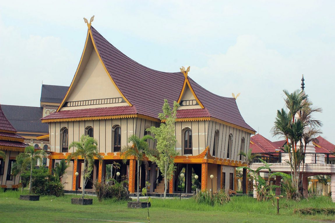Rumah Adat Lontiok dari Riau